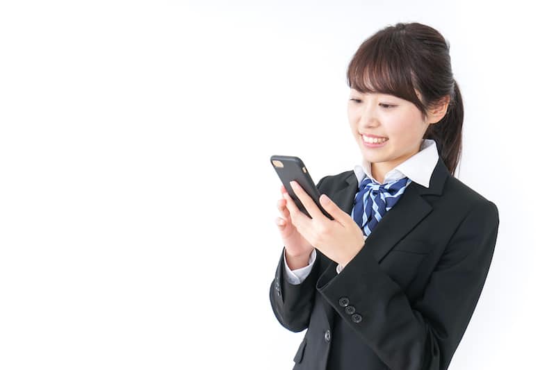 student-girl-smartphone